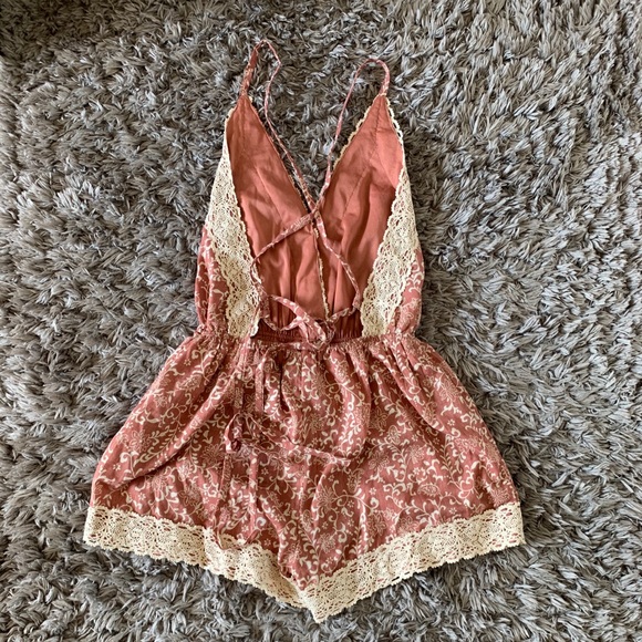 ROMPER - Picture 2 of 2